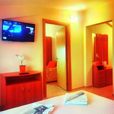 Casa Laura בית הארחה 3*