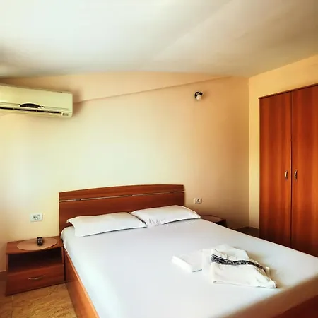 בית הארחה Casa Laura